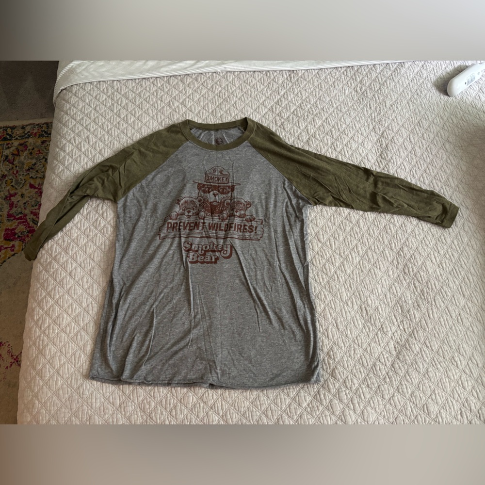 Smokey Bear Women’s Graphic Shirt - XL